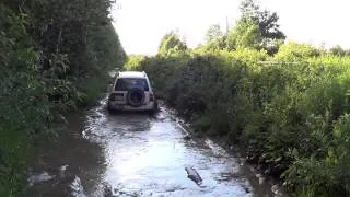Suzuki Vitara pool Mud
