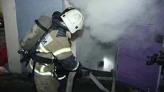 Пожарные в горящем квест-руме целый час искали эпицентр. Real Video