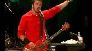 Dave Grohl thanking Guns'n'Roses at Rock in Rio Lisboa 2004