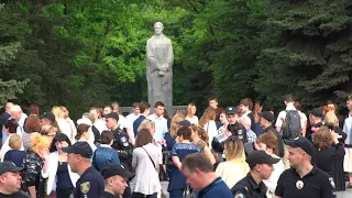 Мемориал в Харькове 9 мая 2018 перед возложением венков