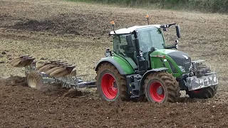Ploughing with NEW Fendt 724 Gen 6 and 8 Furrow Plough