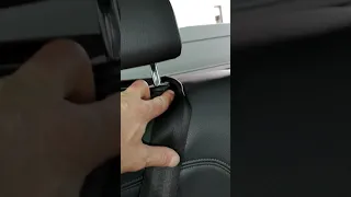 Audi Q5 2017 rear headrest removal