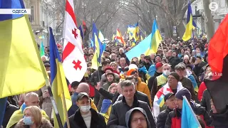 Під патріотичні гасла та відомі вислови про Путіна: Марш Єднання в Одесі / Як це було