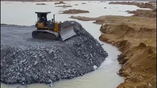 Good activities to build new road skill operator driving bulldozer push stone with wheel 12 trucks🛻