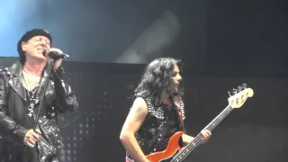 Scorpions live up front "Rock You Like A Hurricane" Rosemont (Chicago) 9-26-2015