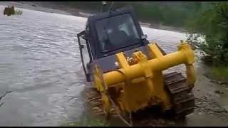 ТРАКТОРИСТ от Бога 80 уровень Трактор преодолевает водную преграду Tractor stuck