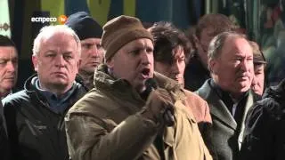 Турчинов: На Майдані все більше людей