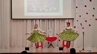 Танцевальный коллектив "Искорки" - Русский танец "Кумушки"