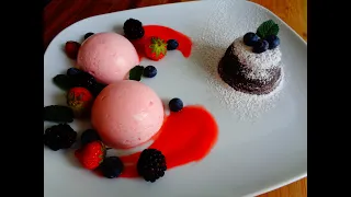 TORTINO AL CIOCCOLATO CON SEMIFREDDO ALLA FRAGOLA/ШОКОЛАДНЫЙ КЕКС С КЛУБНИЧНЫМ СЕМИФРЕДО (МОРОЖЕНОЕ)