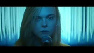 Elle Fanning- Dancing On My Own "Teen Spirit" (Letra en español)