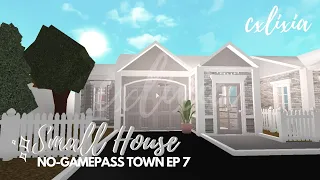 ROBLOX | Bloxburg: No-Gamepass Town/City Series Part 7 : Small House | Speedbuild & Tour | cxlixia