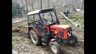 Zetor 5211 tahání dřeva z lesa