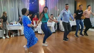 🔴 Lafice Amina i Jasmina kolo vode - Noć bosanskog teferiča - Bari Bend - Sarajevo
