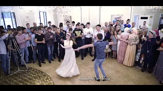 Самый красивый Чеченский  Ловзар Прибой.The most beautiful Chechen dances Priboy restaurant