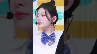 청량청초상큼발랄퓨어인간이온음료 윤세은💙 | 스테이씨(STAYC) 심플리