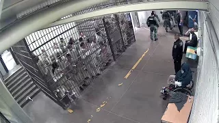 Cook County jail detainees applaud accused cop killer Shomari Legghette