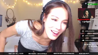 Indiefoxx Flashes on Stream