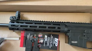Smith & Wesson M&P 15-22 unboxing