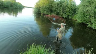 Кастинговая сеть с кольцом большая! Ловим на водоёме.