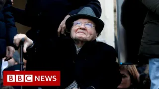 Co-discoverer of HIV Luc Montagnier dies aged 89 - BBC News