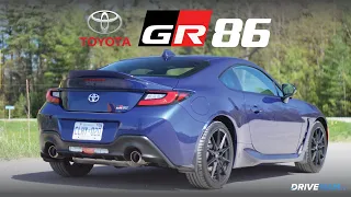 One Of The Best Sports Cars This Year // 2022 Toyota GR86 Premium Walkthrough - Driveman.ca