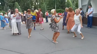 Шлёпали шлёпки мои и пятки!!!💃🌹Танцы в парке Горького!!!💃🌹Харьков 2021