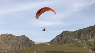 پرواز ما در دامنه های دشت شادیان شهر مزار شریف 🇦🇫⛰️🪂 Afghan Paragliding Pilots #افغانستان #afghan