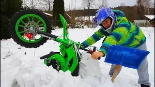 Funny Video For Children Baby Ride on Dirt Cross Bike Power Wheel Pocket Bike Stuck in Snow Help