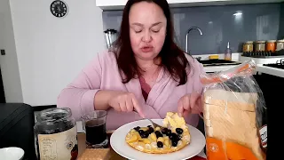 МУКБАНГ💥Приготовила ОМЛЕТ🍳С КУРИНОЙ ГРУДКОЙ🤤Сварила КОФЕ☕