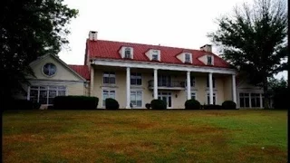 Abandoned Whirlwind Mansion! Jake Butcher home got inside heard something or someone moving inside.