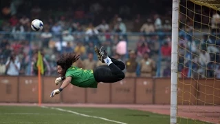 Il portiere che para, dribbla tutti e fa goal! Il mito di René Higuita . Non Ho Sonno