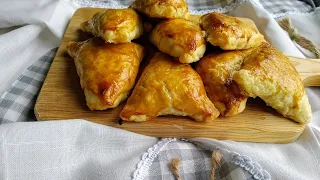 Uzbek somsa SIMPLIFIED. All you need is puff pastry, some meat and an onion