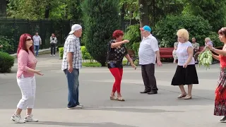 Королева ночи Танцы в парке Горького Май 2021 Харьков
