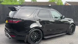 LAND ROVER DISCOVERY 5 DYNAMIC HSE, SANTORINI BLACK, URBAN EXPOSED CARBON KIT