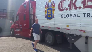 Trucking - Alley Docking From A Narrow Street