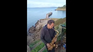 Short piece of Charles Aznavour ; emmenez moi ; tenor sax