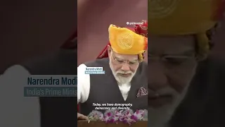 Indian PM Narendra Modi hoists flag on Independence Day