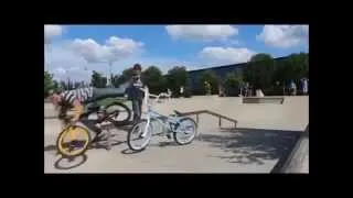 Kid tries difficult BMX trick using 2 bikes and fails