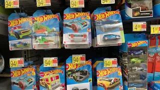 Playdays Collectibles Monday morning Hotwheels hunting at 2nd Walmart. 3.14.22