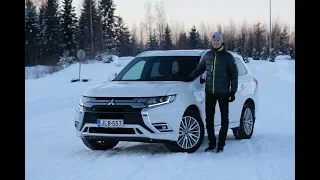 Testissä Mitsubishi Outlander PHEV (Teknavi 2019)