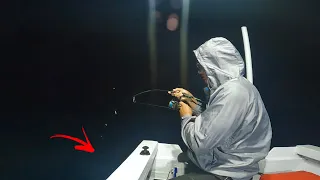 BANYAK IKAN DI MALAM HARI ..!!! MANCING DASARAN DI MALAM HARI GAK NYANGKA IKAN INI KUAT SEKALI