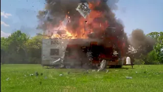 BUS Explosion VFX cinema 4d turbulence fd after effects breakdown