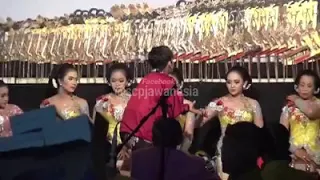 OJO SALAH TOMPO_ Mass percil mangku sinden hayuu*  😂😂😂