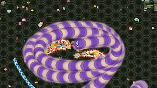 BIGGEST WORM ON THE WHOLE MAP!