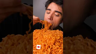 2x Spicy Samyang Fire Noodles Challenge 🔥