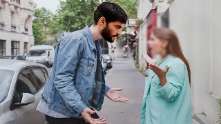 Akın Akinozu got into a fight with his girlfriend in the middle of the street!