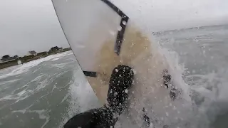 SURFER AVEC UNE PLANCHE QUI A ÉTÉ CASSÉE EN DEUX ?! | GOPRO HERO 7 BLACK | JANVIER 2021