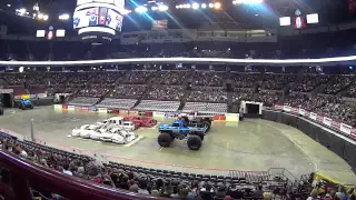 Monster Truck Nationals Columbus 2015 Ramuniton VS RetroFoot