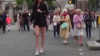 GUINNESS WORLD RECORDS (longest legs)