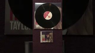 My August 2023 TAYLOR SWIFT Vinyl Collection!